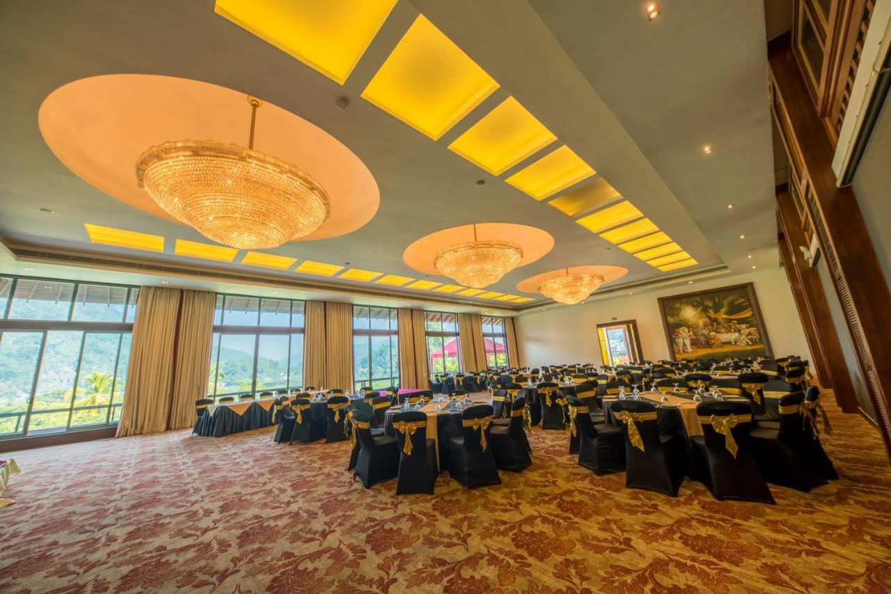 Earl'S Regent Hotel Канді Екстер'єр фото