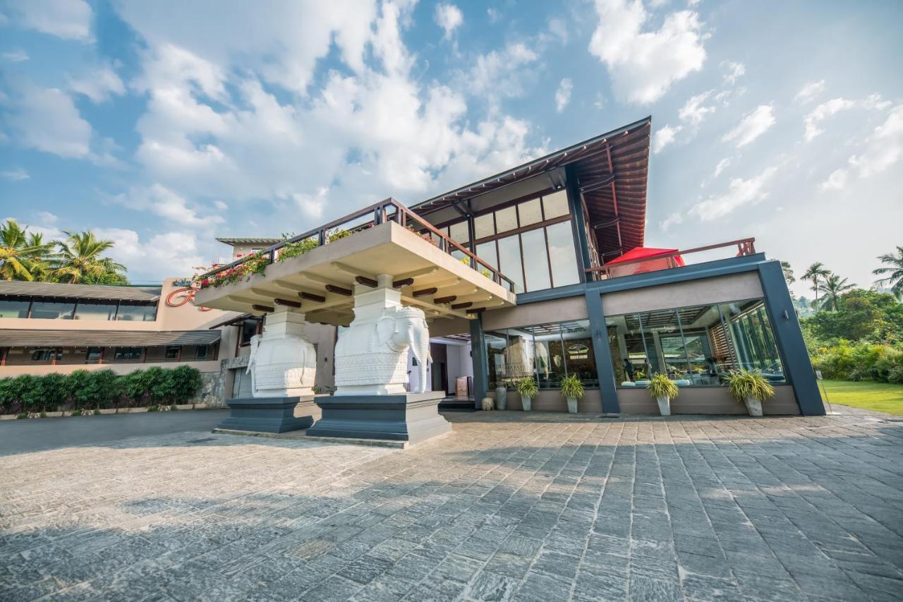 Earl'S Regent Hotel Канді Екстер'єр фото